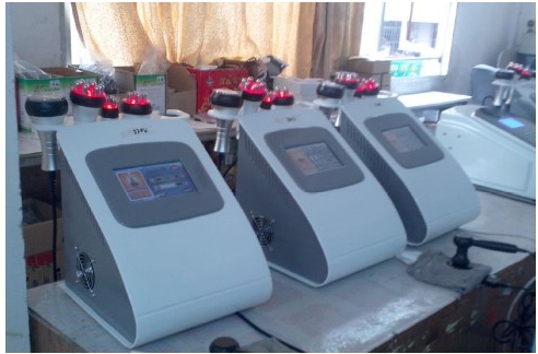 macchina di cavitazione di Lipo del laser a diodi 650nm, macchina grassa CW di cavitazione di ultrasuono