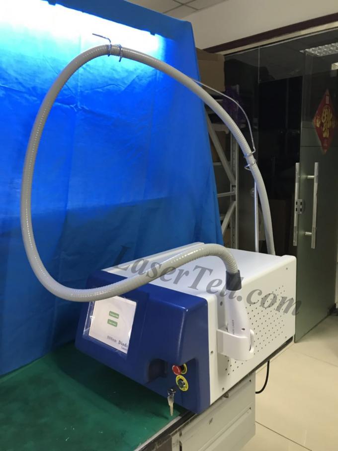 La nuova fibra 808nm coppia la macchina depilazione del laser a diodi/del laser a diodi