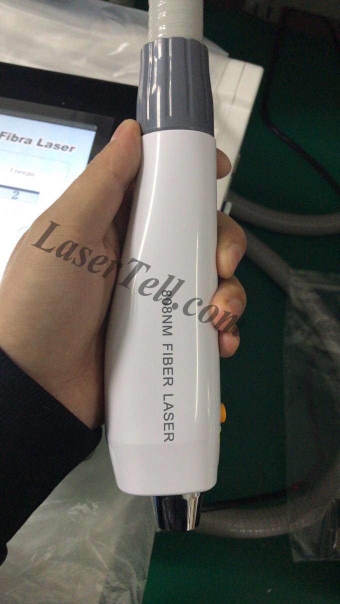 La nuova fibra 808nm coppia la macchina depilazione del laser a diodi/del laser a diodi